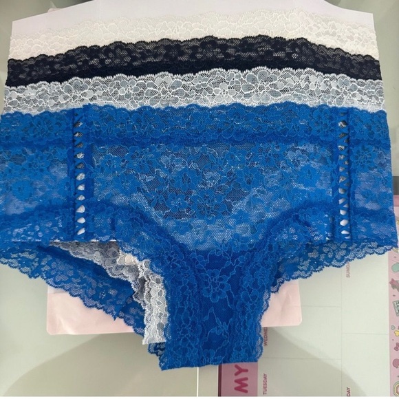 COPY - Victoria’s Secret Fashion Show Thong Panty Lace Cheeky - Picture 5 of 15